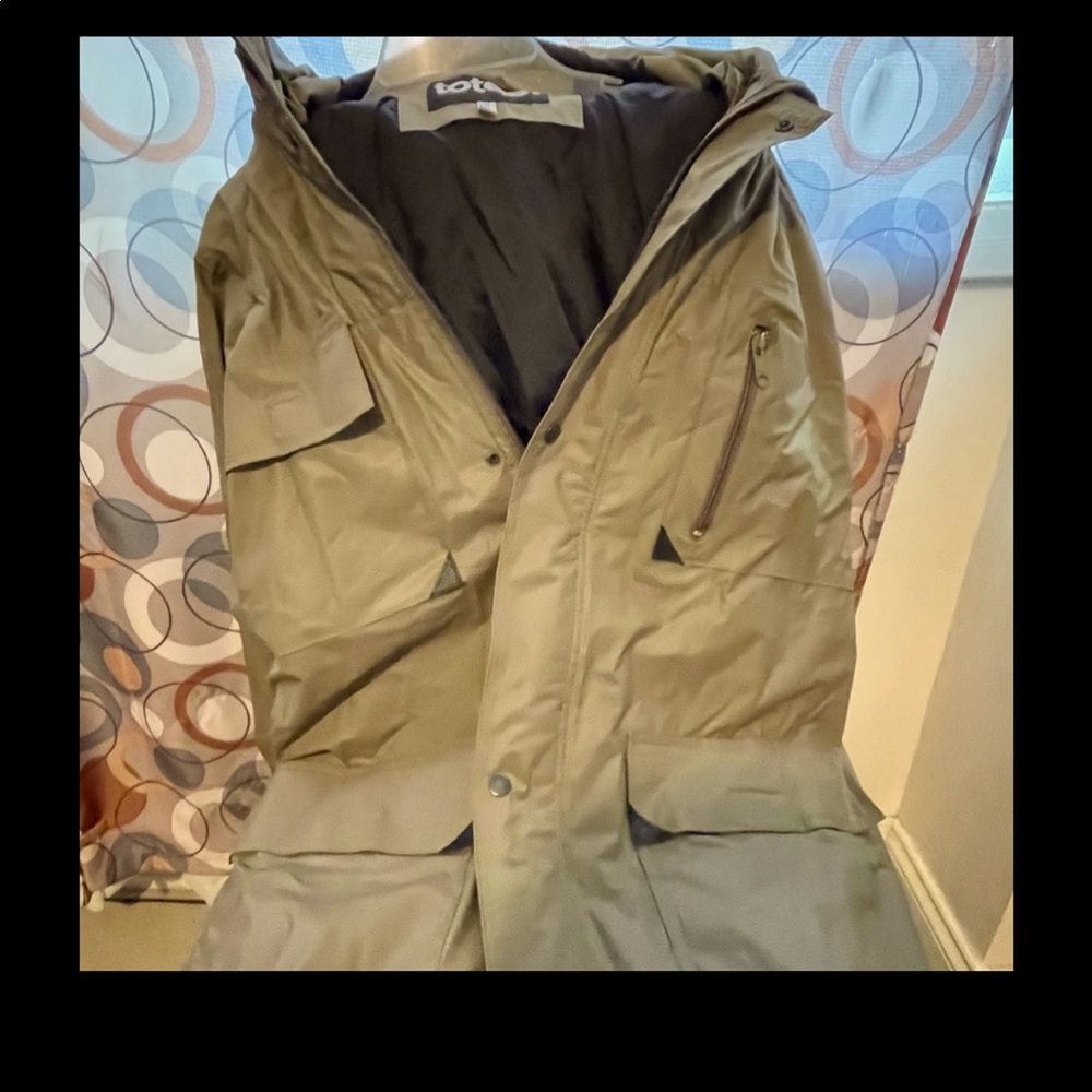 ☔️NWOT☔️Rain☔️ Coat 🧥 Nice Fit Has Snug Elastic around Waist for added comfort - Picture 2 of 3